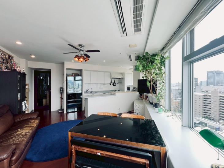 ラグナタワー-3-リビング