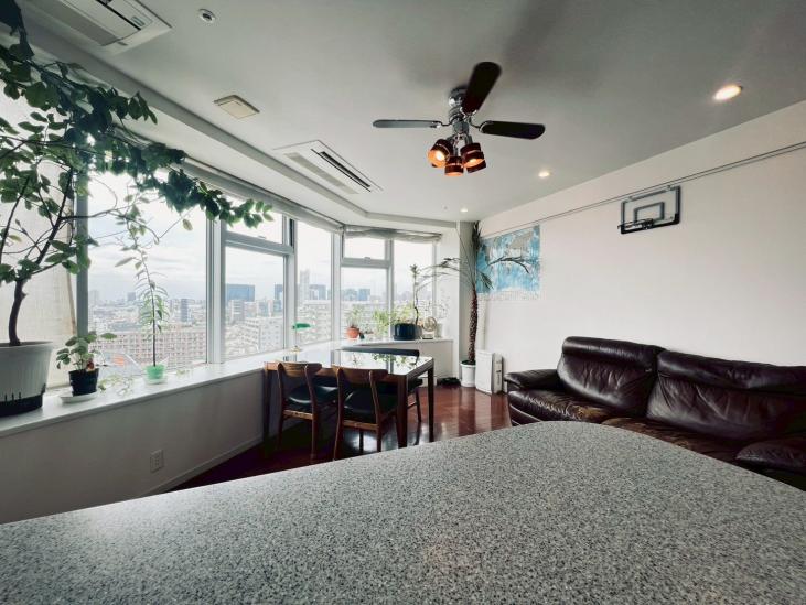 ラグナタワー-4-リビング