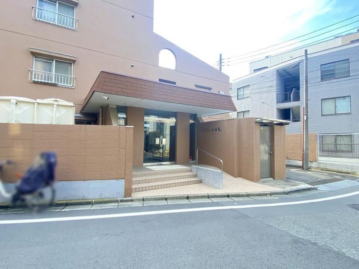 ファミネス梅屋敷-5-エントランス