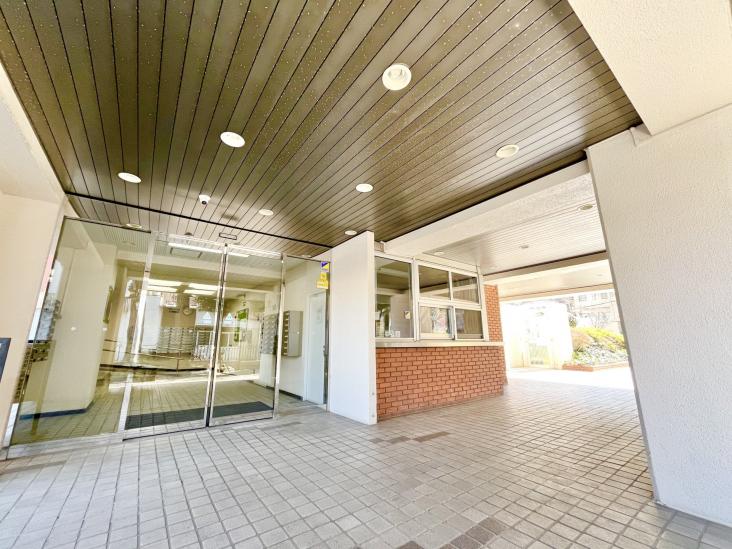 ドルフ目黒-9-エントランス