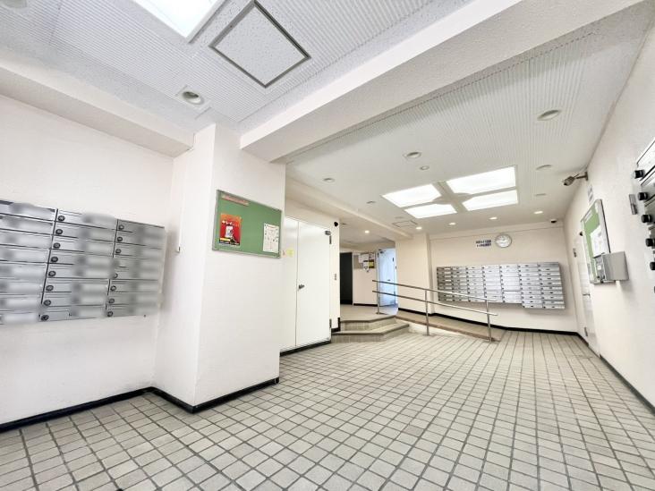 ドルフ目黒-10-エントランス