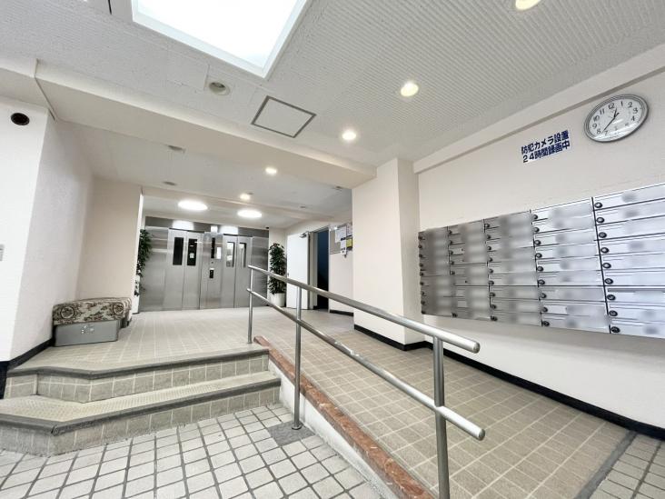 ドルフ目黒-14-エントランス