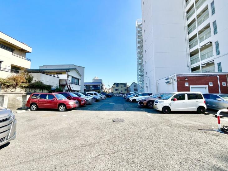 ドルフ目黒-16-駐車場