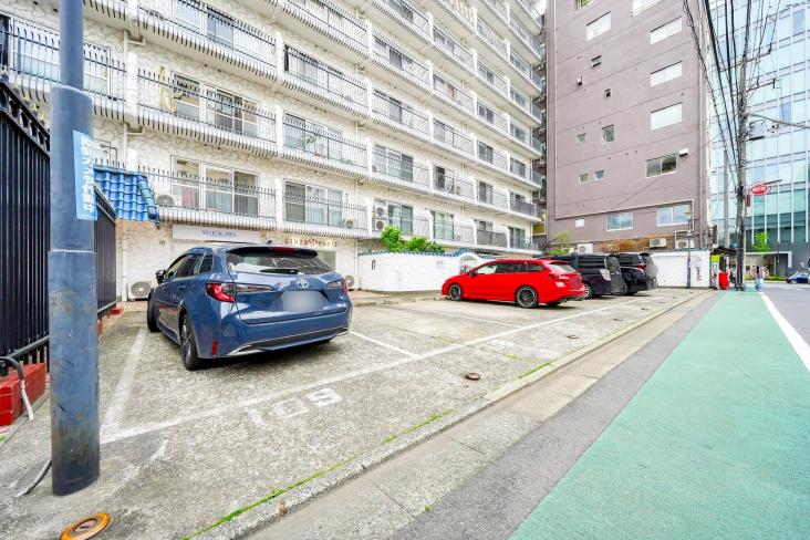 秀和目黒駅前レジデンス-5-駐車場