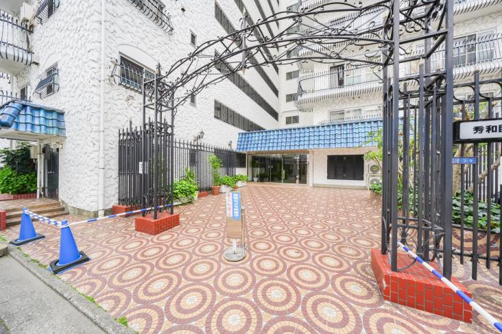 秀和目黒駅前レジデンス-9-エントランス