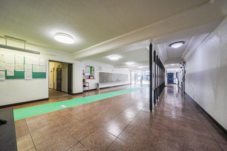 秀和目黒駅前レジデンス-12-エントランス