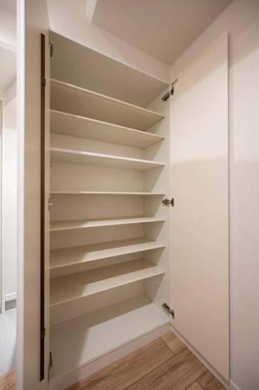 ハイネス日暮里-16-玄関