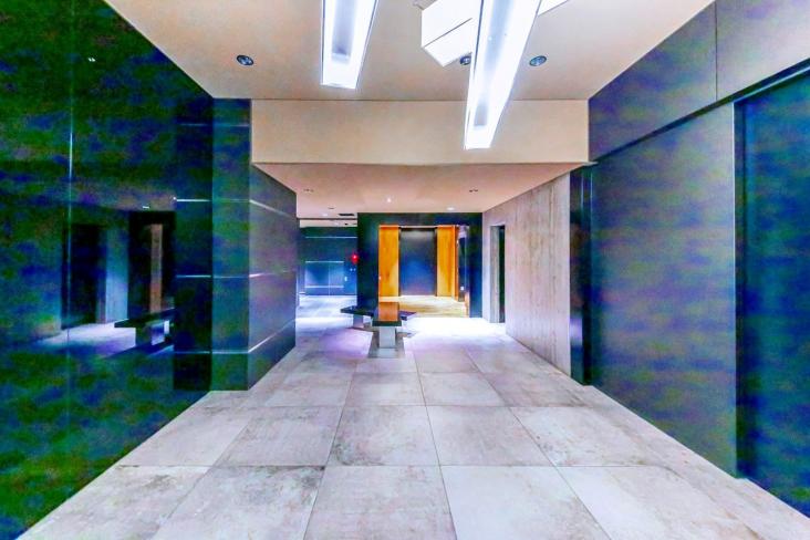 ベグレッタ　トーレ-13-エントランス