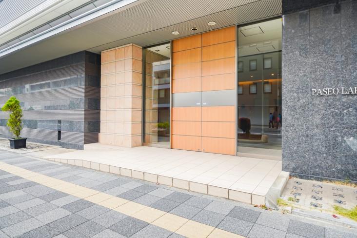 パセオ・ラルゴ-3-エントランス