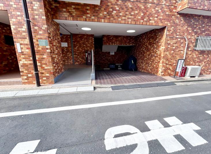 ライオンズマンション駒込第２-3-エントランス