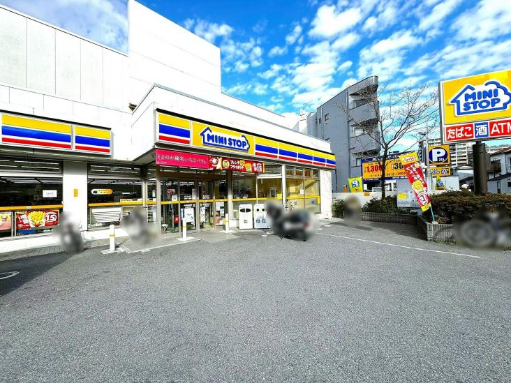 サクラハイツ-17-コンビニ