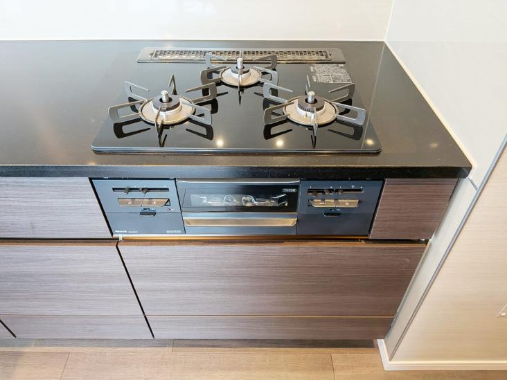 マジェスタワー六本木-15-キッチン