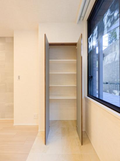 世田谷弦巻ハイム-5-収納