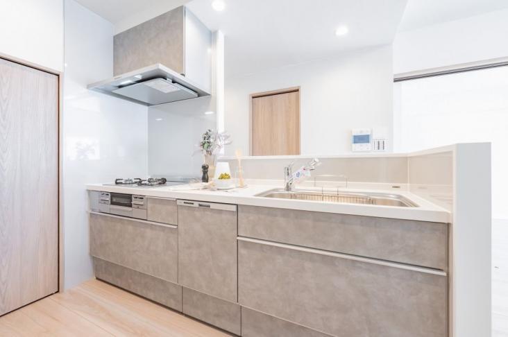 クレッセント目黒青葉台-9-キッチン