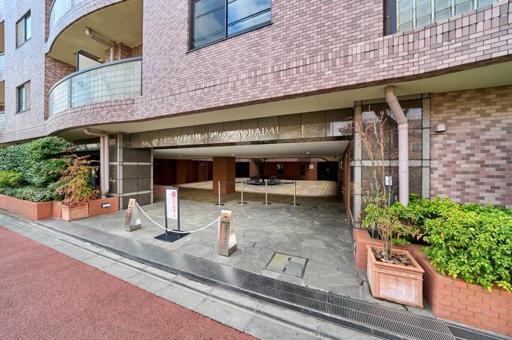 クレッセント目黒青葉台-21-エントランス