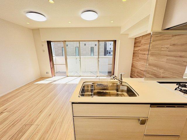 レフィーズ大塚-6-リビング