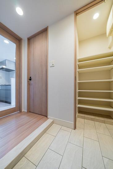 クリオ　ラベルヴィ赤羽東-13-収納