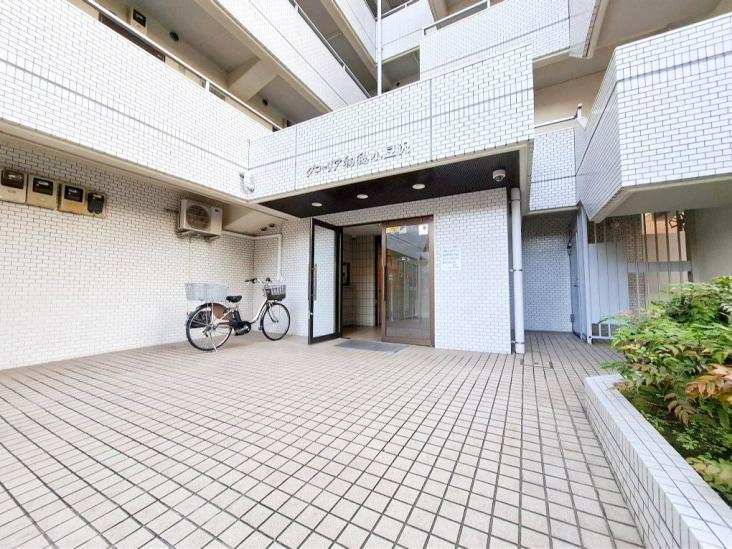 グローリア初穂小豆沢-4-エントランス