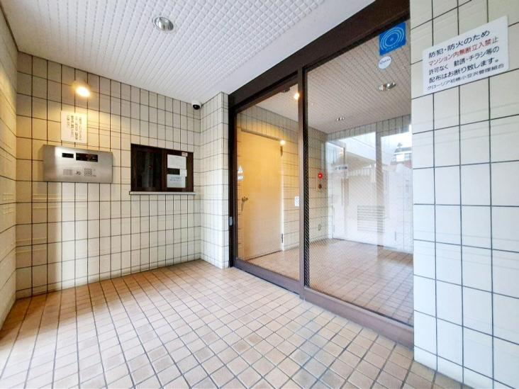 グローリア初穂小豆沢-5-エントランス