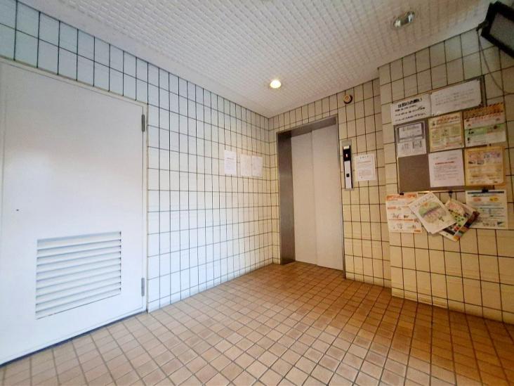 グローリア初穂小豆沢-6-エントランス