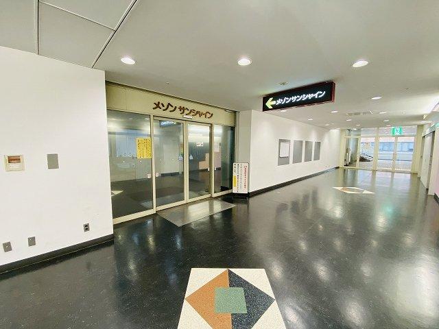 メゾンサンシャイン-9-エントランス