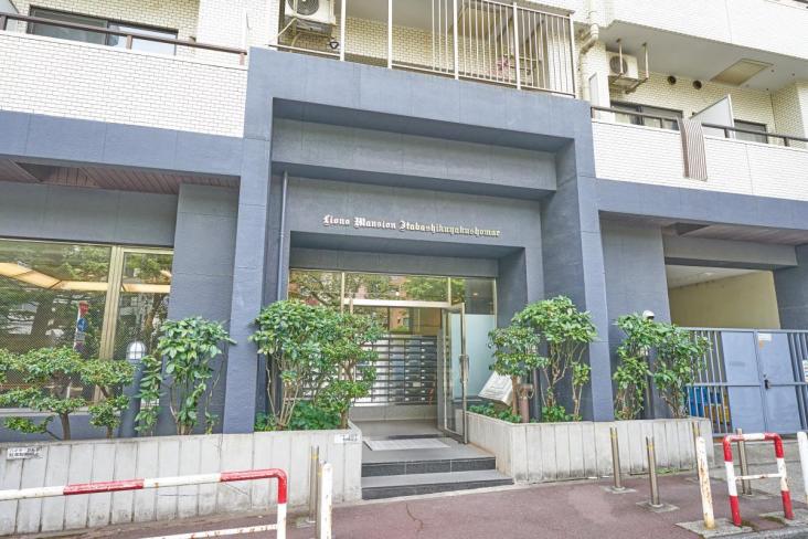 ライオンズマンション板橋区役所前-3-エントランス