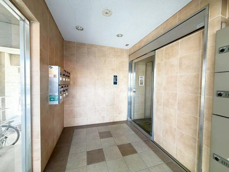 エル・トップワン-10-エントランス