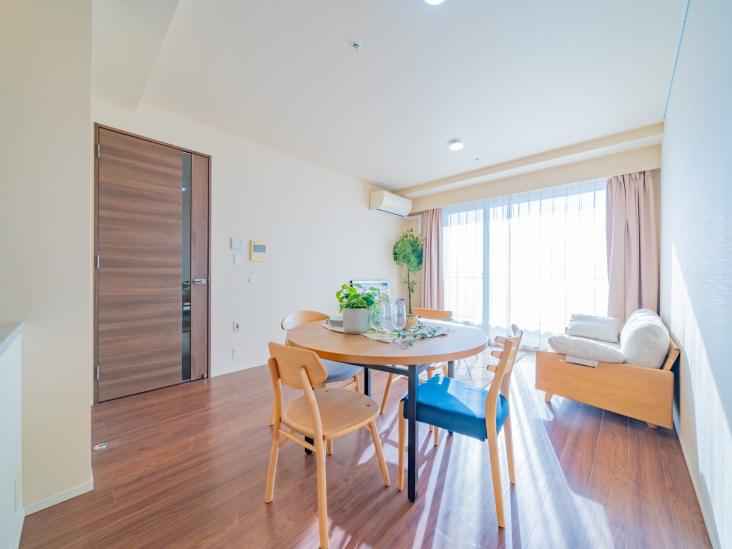 スカイズ　タワー＆ガーデン-4-リビング