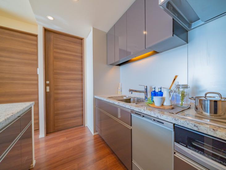 スカイズ　タワー＆ガーデン-9-キッチン