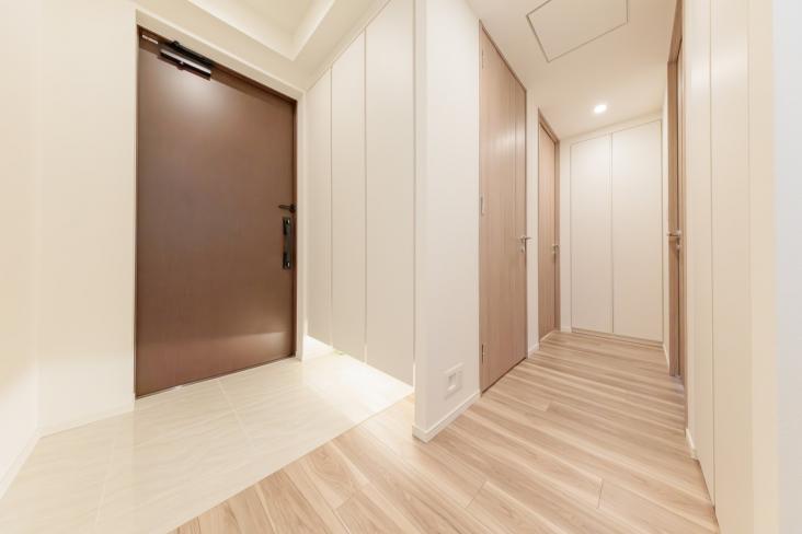 ＨＡＲＵＭＩ　ＦＬＡＧ　ＰＡＲＫ　ＶＩＬＬＡＧＥ　Ｔ棟-42-玄関