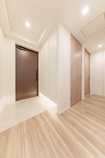 ＨＡＲＵＭＩ　ＦＬＡＧ　ＰＡＲＫ　ＶＩＬＬＡＧＥ　Ｔ棟-43-玄関