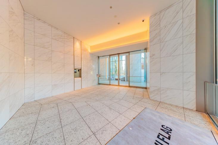 ＨＡＲＵＭＩ　ＦＬＡＧ　ＰＡＲＫ　ＶＩＬＬＡＧＥ　Ｔ棟-54-エントランス