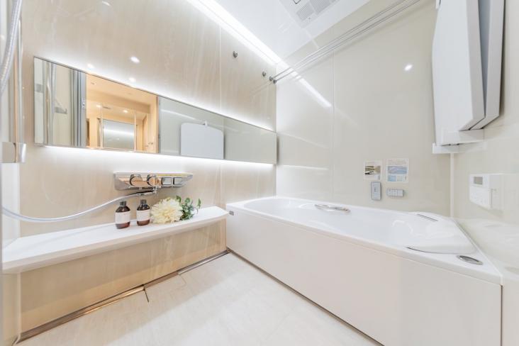 Ｂｒｉｌｌｉａ　ＴＨＥ　ＴＯＷＥＲ　ＴＯＫＹＯ　ＹＡＥＳＵ　ＡＶＥＮＵＥ-14-バス