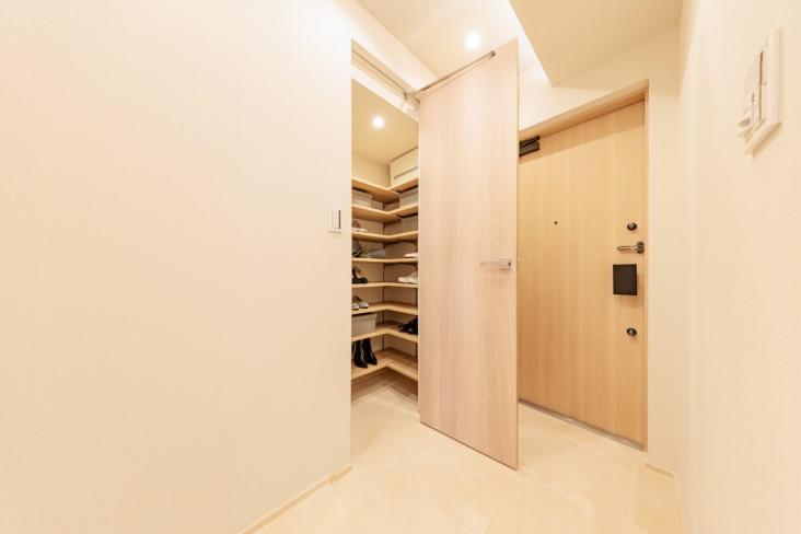 Ｂｒｉｌｌｉａ　ＴＨＥ　ＴＯＷＥＲ　ＴＯＫＹＯ　ＹＡＥＳＵ　ＡＶＥＮＵＥ-22-玄関