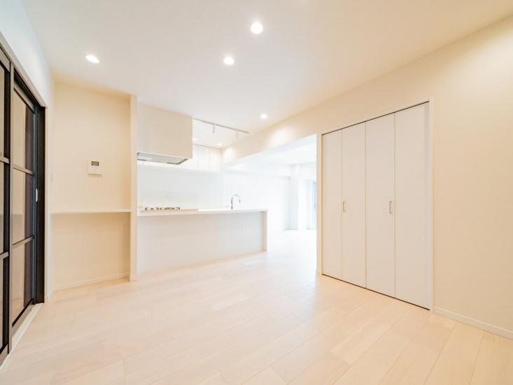 なぎさニュータウン 5号棟-4-リビング