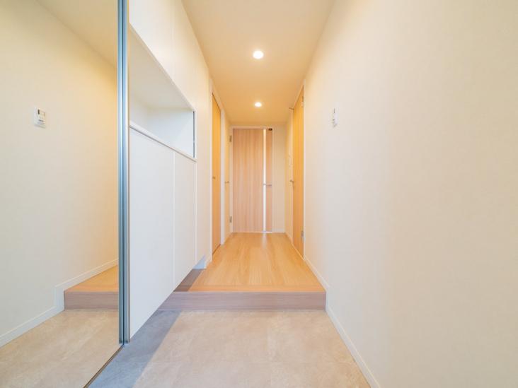 なぎさニュータウン　７号棟-16-玄関