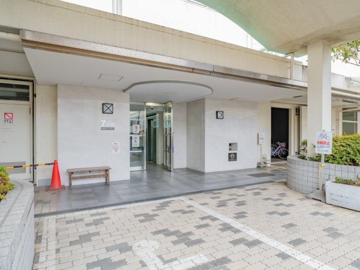 なぎさニュータウン　７号棟-22-エントランス