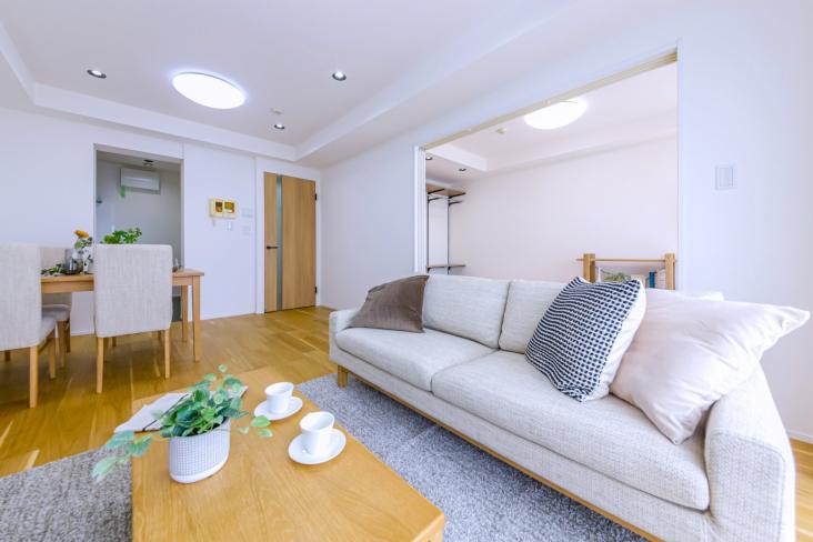 プライムコート戸山-4-リビング