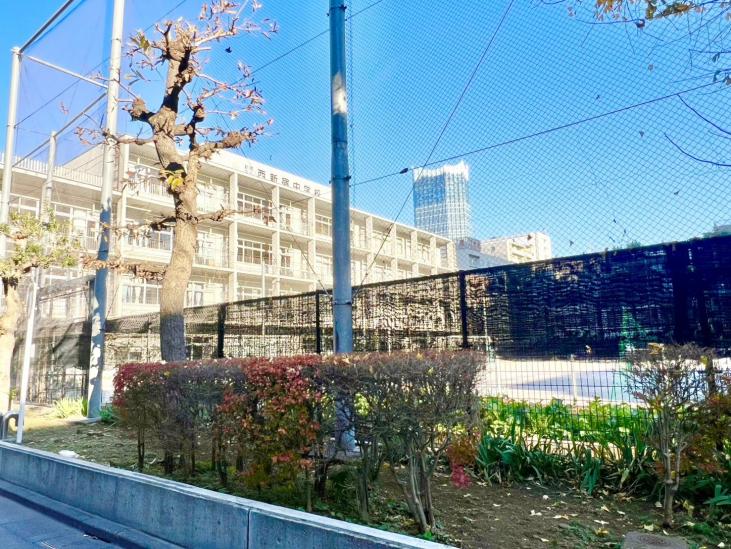 ザ・パークハウス西新宿タワー60-40-中学校