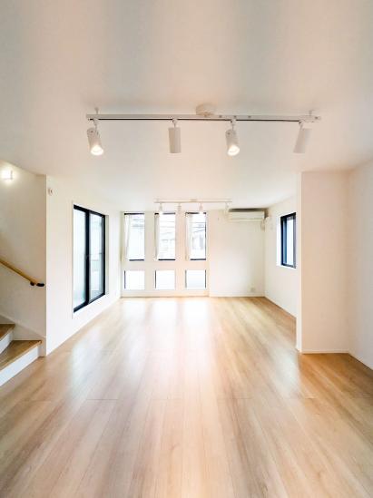 北沢一丁目戸建-8-リビング