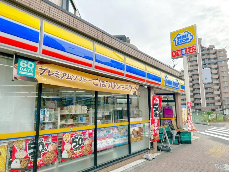 狛江セントラルハイツ　３号棟-30-コンビニ