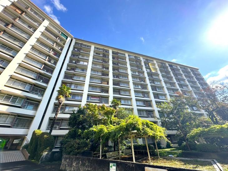 烏山南住宅　１号棟-0-外観