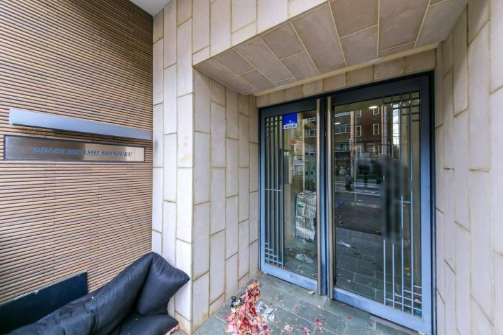 ドルチェ東新宿-3-エントランス