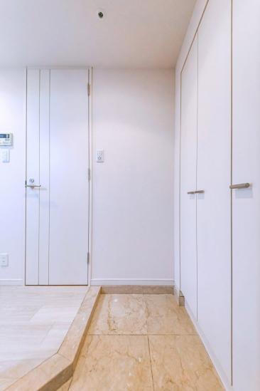 ドルチェ東新宿-33-玄関