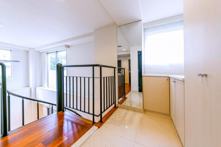 アージュ薬王寺-15-玄関