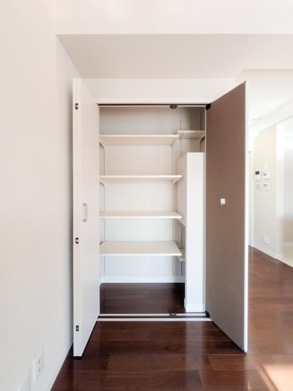 成城八丁目戸建-9-収納