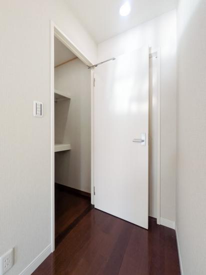 成城八丁目戸建-19-収納