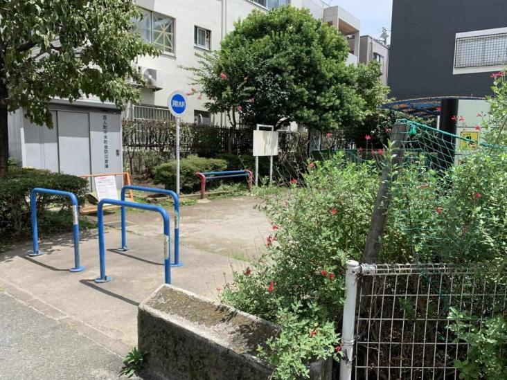 エクセルシオール新宿西戸山-37-公園