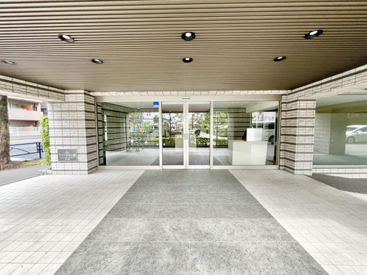 サーパス芦花公園-4-エントランス