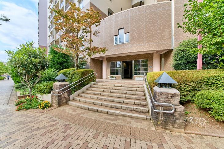 プロムナード仲町台　9号棟-11-エントランス